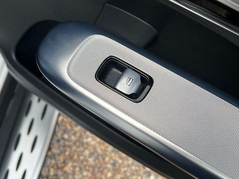 Mercedes-Benz GLC GLC 300 4MATIC AMG LINE MHEV 37