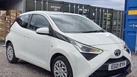 Toyota Aygo 1.0 VVT-i x-play Hatchback 5dr Petrol x-shift Euro 6 (Safety Sense) (71 ps) 5