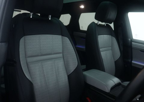 Land Rover Range Rover Evoque 1.5 Range Rover Evoque R-Dynamic HSE P300e Auto 4WD 5dr 53