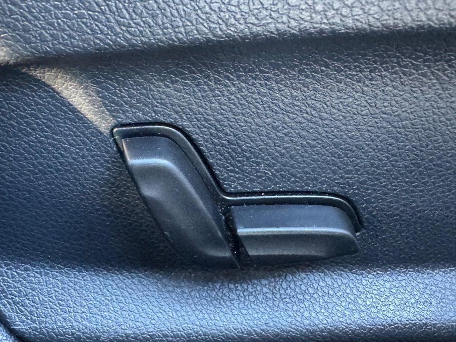 2015 Mercedes-Benz C Class — image 38
