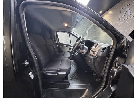 Nissan NV300 1.6 dCi 1.2t Acenta Panel Van 5dr Diesel Manual L2 H1 Euro 6 (120 ps) 28