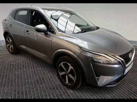 Nissan Qashqai DIG-T N-CONNECTA DCT MHEV 1