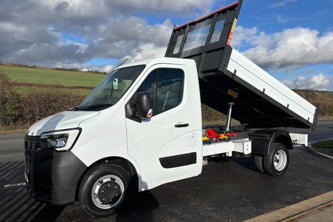 Renault Master ML35TW 130 ps dCi Business Tipper with Air Con / Tow Axle / Sat Nav 1