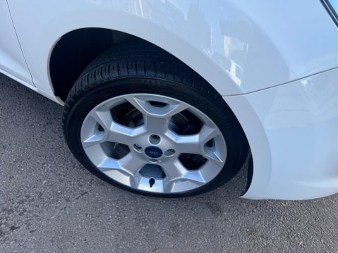 Ford Ka 1.2 Zetec Euro 5 (s/s) 3dr 14