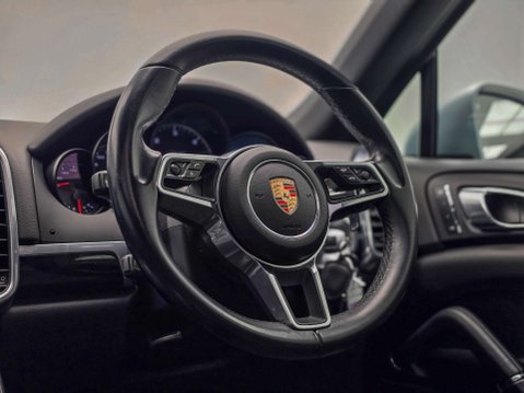 Porsche Cayenne 3.0 Cayenne D Platinum Edition V6 Tiptronic S A 4WD 5dr 40