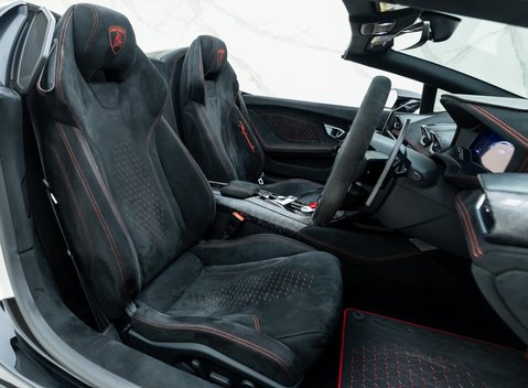 Lamborghini Huracan Spyder LP640-4 Performante 15