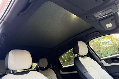 Porsche Cayenne V6 E-HYBRID BLACK EDITION -MATRIX LEDS -360 CAMS -WHITE LEATHER INTERIOR 75