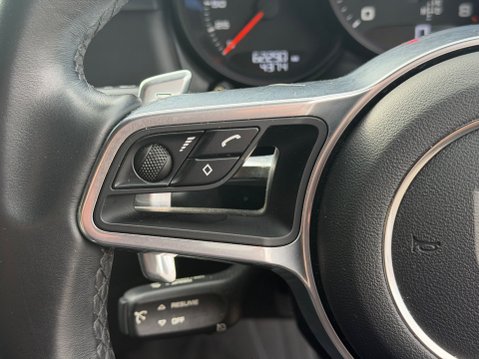 Porsche Macan PDK 14