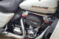 Harley-Davidson Road Glide CVO TRI GLIDE 13