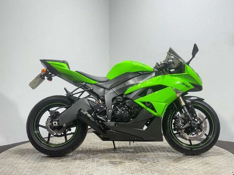 Kawasaki Ninja ZX6R 2009 ONLY 4K MEGA CLEAN 600CC SPORTS BIKE NEW MOT