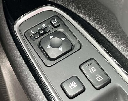 Mitsubishi Outlander 2.4 Outlander Dynamic PHEV CVT 4WD 5dr 69