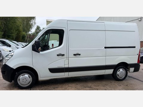Renault Master 2.3 dCi 33 Business+ Panel Van 5dr Diesel Manual FWD MWB Medium Roof Euro 5 24