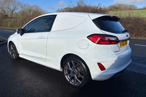 Ford Fiesta Sport 125 ps Ecoboost MHEV - Upgraded Sports Wheels 6