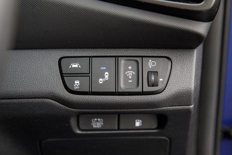 Hyundai IONIQ PREMIUM SE MHEV 11