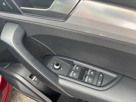 Audi Q5 2.0 TDI Sport SUV 5dr Diesel S Tronic quattro Euro 6 (s/s) (190 ps) 28