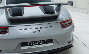 Porsche 911 GT3 (991.2) 27