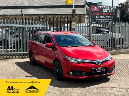 Toyota Auris VVT-I DESIGN TOURING SPORTS