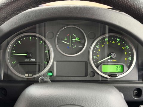Land Rover Defender 2.2 TDCi XS Station Wagon Double Cab 5dr Diesel Manual 4WD MWB Euro 5 (122 41