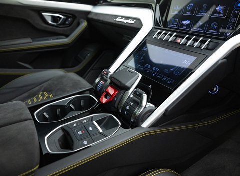 Lamborghini Urus S 28