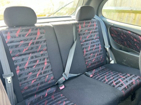 Toyota Corolla 1.4 16V 3dr 14