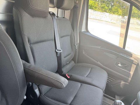 Renault Trafic 2.0 dCi Blue LL30 Sport Panel Van 5dr Diesel Manual L2 H1 Euro 6 (s/s) (130 31