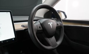 Tesla Model Y LONG RANGE AWD Comfort Suspension One Owner Tesla Comp Warranty until 09/27 23