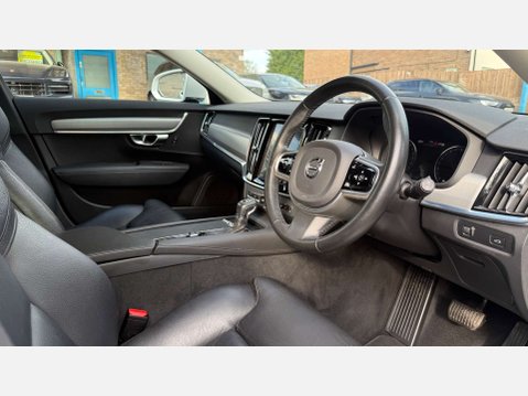 Volvo V90 2.0 V90 Momentum+ T4 Auto 5dr 6