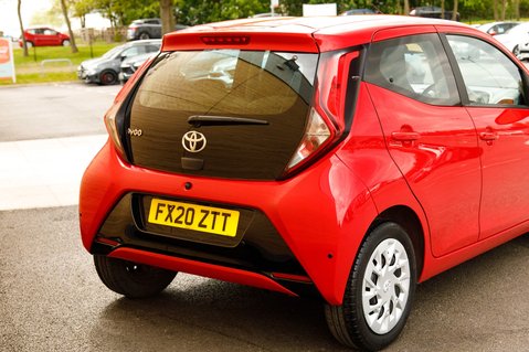 Toyota Aygo VVT-I X-PLAY X-SHIFT 8