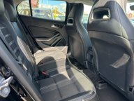 Mercedes-Benz GLA GLA 180 URBAN EDITION 15
