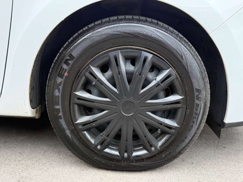 Renault Clio 0.9 Clio Iconic TCe 5dr 48