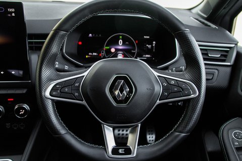 Renault Clio E-TECH ENGINEERED PHEV 21