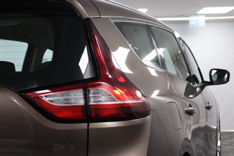 Renault Grand Scenic ICONIC TCE 27