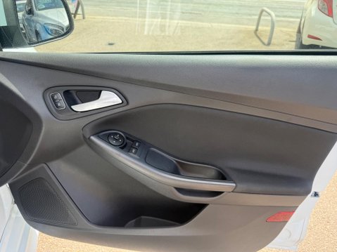 Ford Focus 1.5 TDCi ST-Line Euro 6 (s/s) 5dr 25
