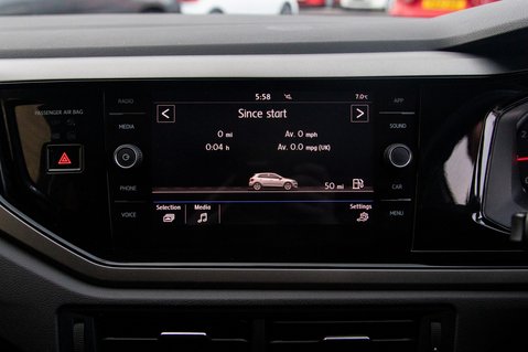 Volkswagen Polo MATCH TSI 28