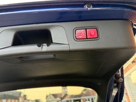 Mercedes-Benz GLC 3.0 GLC350d V6 AMG Line (Premium Plus) SUV 5dr Diesel G-Tronic 4MATIC 41