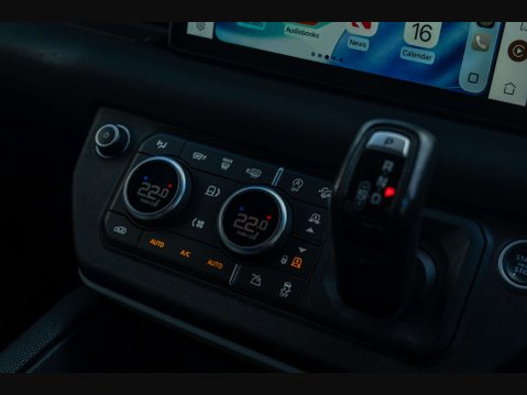 Land Rover Defender 3.0 Defender X-Dynamic S D MHEV Auto 4WD 5dr 15