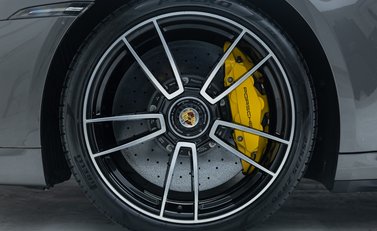 Porsche 911 Turbo S (992) 30