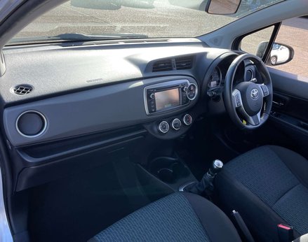 Toyota Yaris 1.3 Yaris TR VVT-i 5dr 22