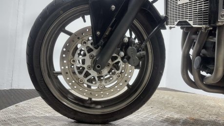 Kawasaki Z ZR750 2005 ONLY 20K NEW MOT SERVICED COMMUTER BIKE 750CC 17