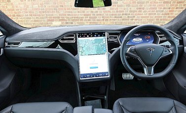 Tesla Model S P85D 16