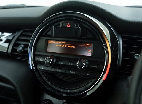 Mini Hatch John Cooper Works Challenge 16