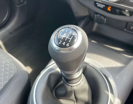 Nissan Juke 1.0 Juke Visia DiG-T 5dr 39