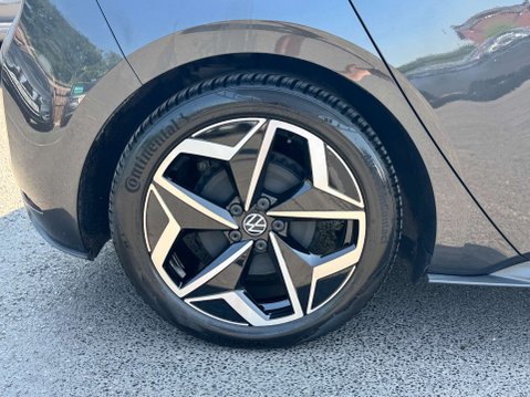Volkswagen ID.3 Pro S 77kWh Tour Hatchback 5dr Electric Auto (204 ps) 14