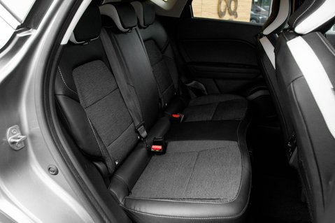 Renault Captur TECHNO E-TECH 36