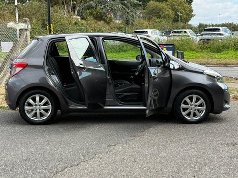 Toyota Yaris VVT-I TR 3