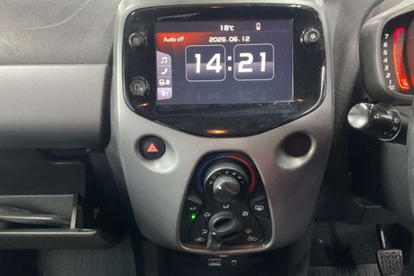 Toyota Aygo 1.0 VVT-i x-play Hatchback 5dr Petrol x-shift Euro 6 (71 ps) 11