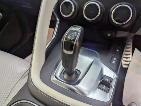 Jaguar E-Pace 2.0 E-PACE R-Dynamic HSE i AWD Auto 4WD 5dr 83