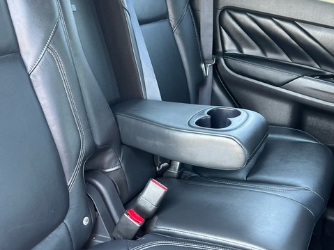 Mitsubishi Outlander PHEV DYNAMIC 39