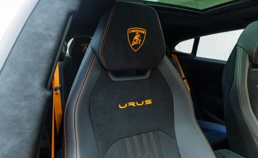 Lamborghini Urus Performante 12