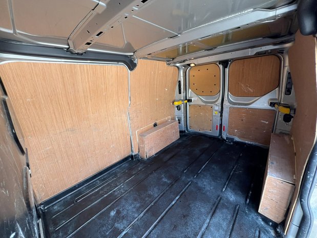 Ford Transit Custom SWB L1H1 Low Roof Limited 300 Air Con Alloys Sensors EURO 6 NO VAT 12